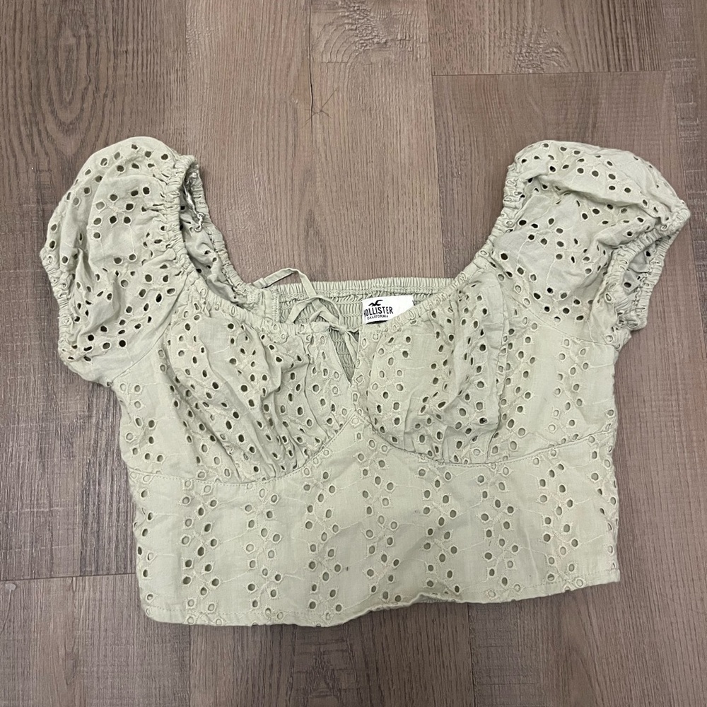 Hollister Women's Beige Eyelet Crop Top